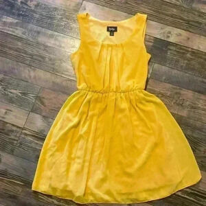 Womens sleeveless dress size small has slip made in